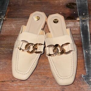 Women's Cream Leather Chain-Trim Mule Loafers